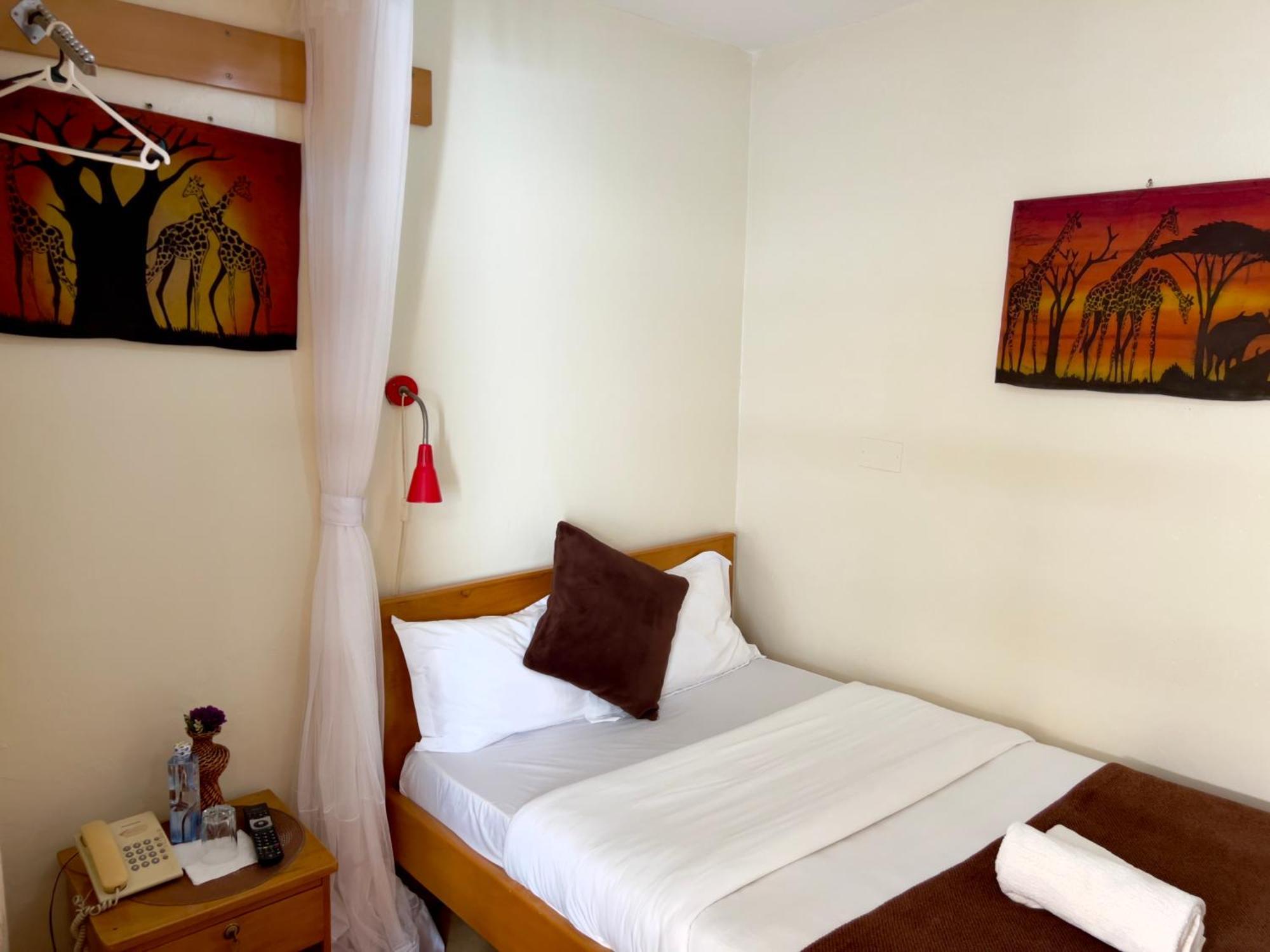 Sunset Hotel เอนเทบเบ้ ภายนอก รูปภาพ
